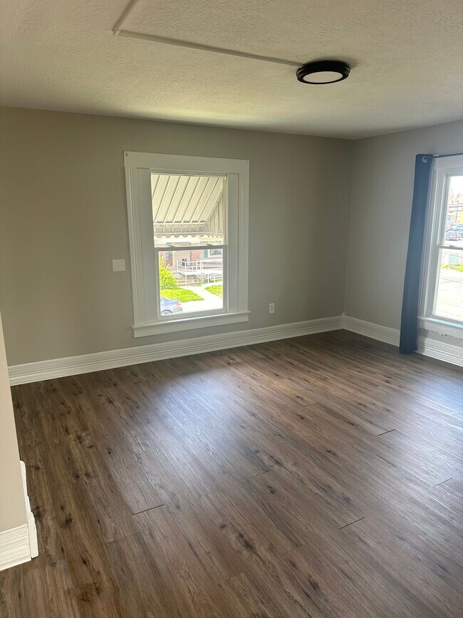Bedroom - 201 Garfield St