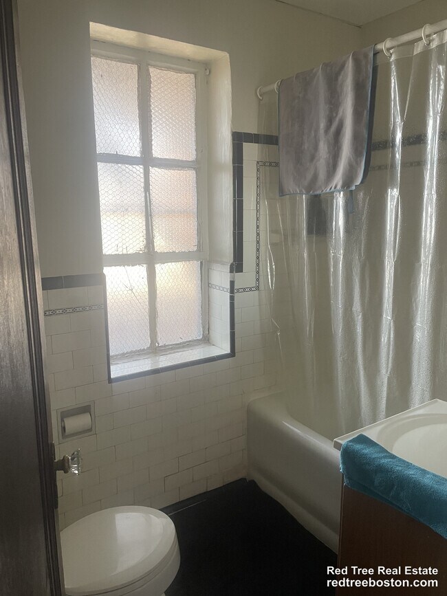 Photo - 63 Fellsway W Apartment