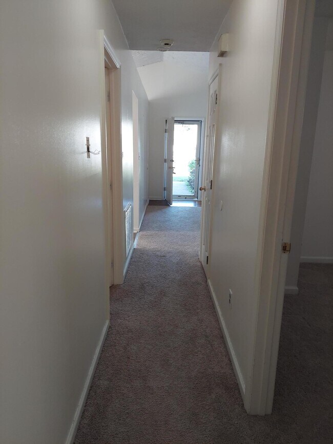Foto del edificio - 2604 Woodhill Dr