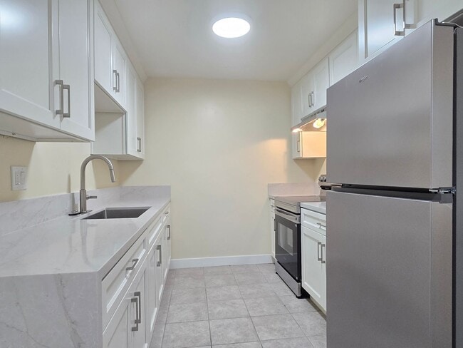 Building Photo - 1365 Stanwood Dr