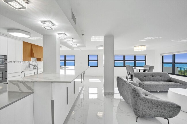Foto del edificio - 1201 S Ocean Dr