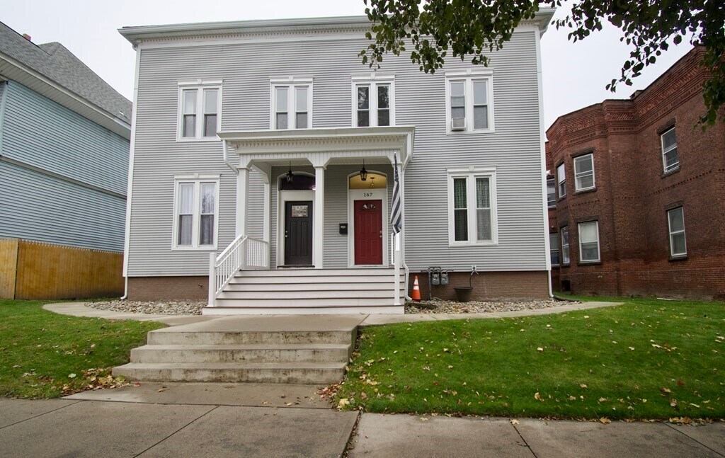 169 Beech St, Holyoke, MA 01040 Townhome Rentals in Holyoke MA