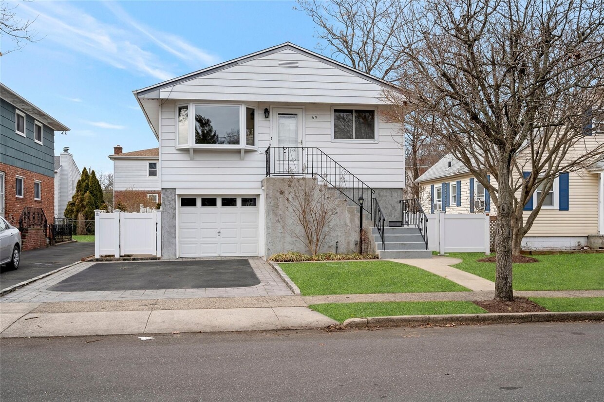 Primary Photo - 69 Edgewood Rd