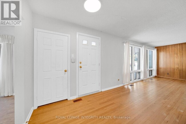 Building Photo - 2681 Norberry Crescent