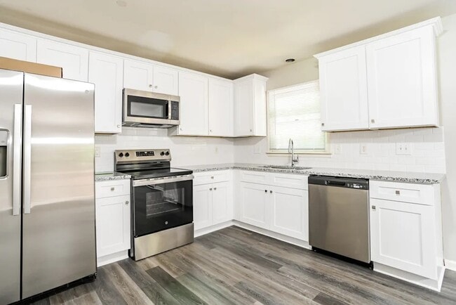 Building Photo - 8102 Sidras Ct