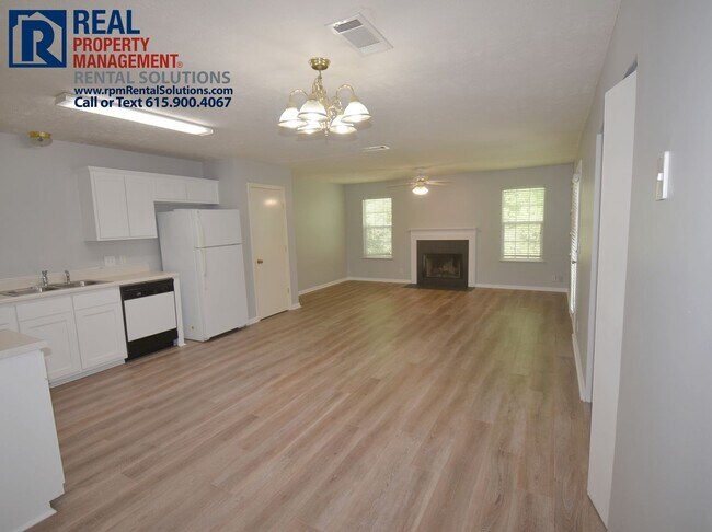 Foto del edificio - Adorable all brick 3BR/2BA home with attac...