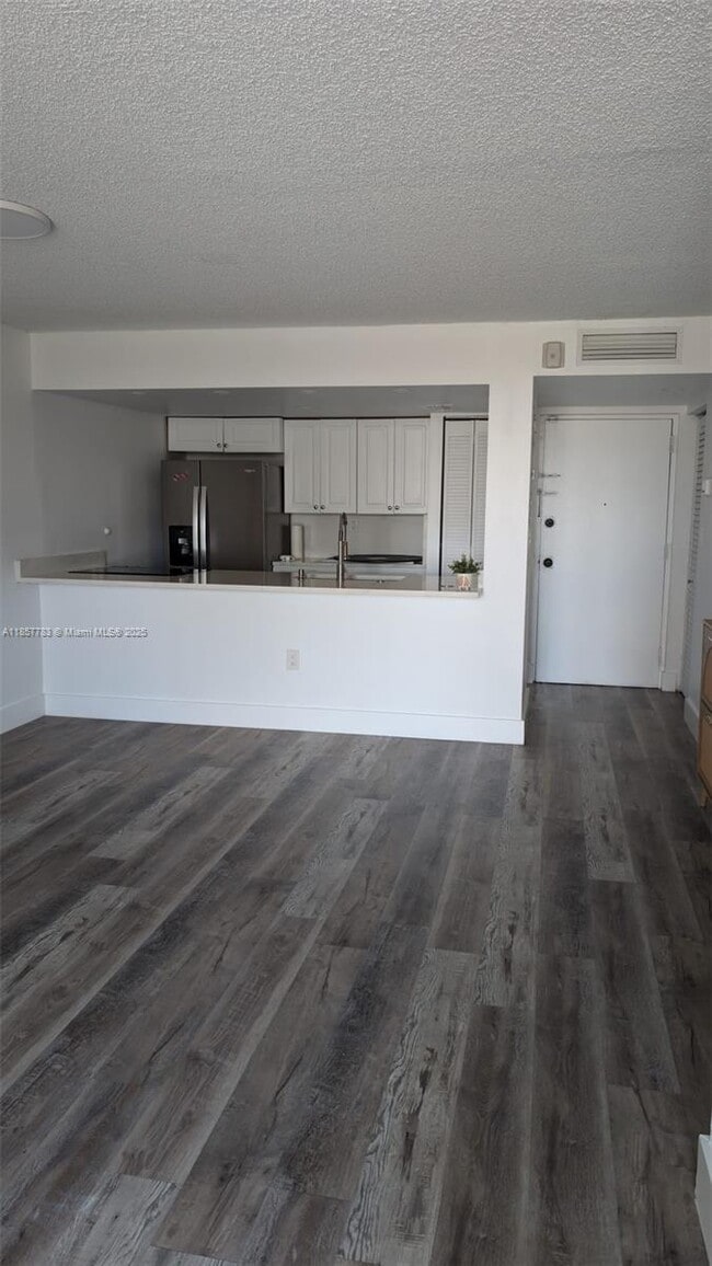 Building Photo - 10700 SW 108th Ave