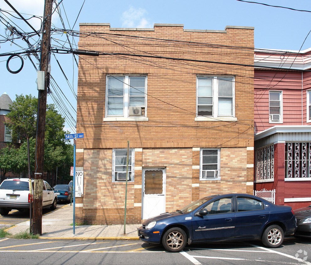 Building Photo - 5400 Polk St