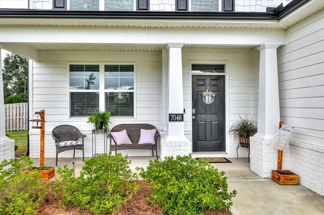 Building Photo - 7046-7046 Sideboard Xing