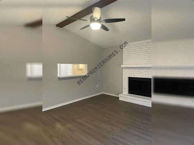 Building Photo - 5 Oakridge Drive