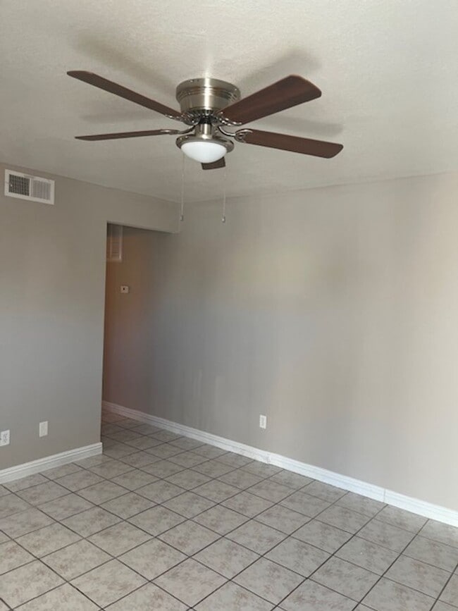 Building Photo - 4344 N Vornsand Dr