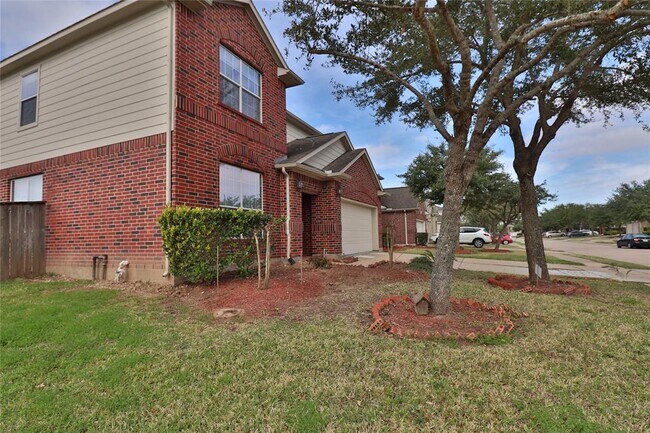 Foto del edificio - 2924 Ashbrook Ln