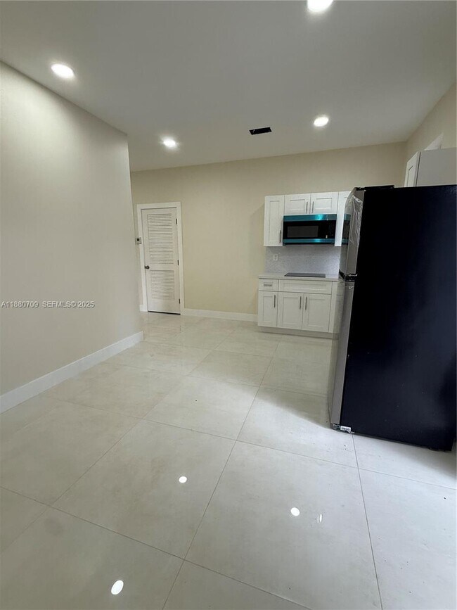 Foto del edificio - 559 NW 2nd St