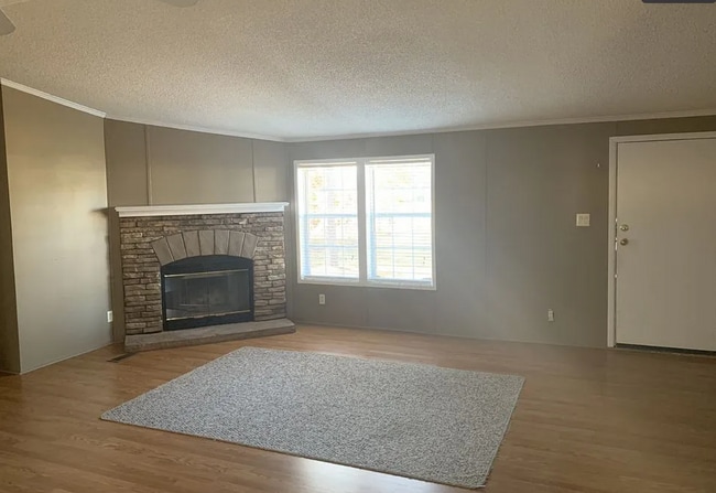 Building Photo - NEW LISTING!!!!!
