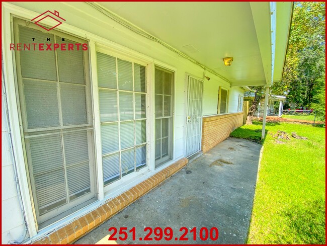 Building Photo - 1005 Anders Dr