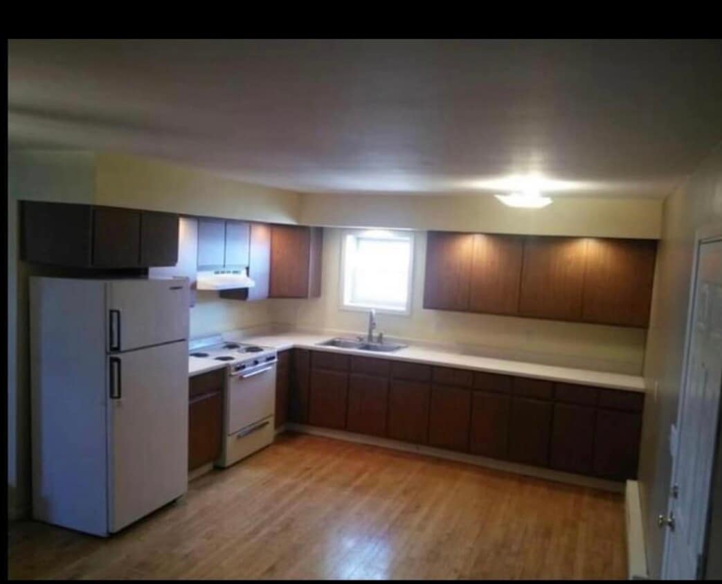 Tons of cabinet space - 4130 Clover Rd