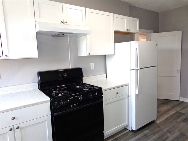 Building Photo - 411 Mt Auburn St