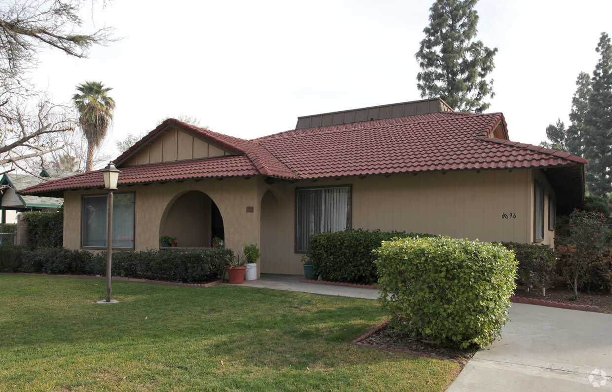 Primary Photo - Claystone Del Plaza Apartments