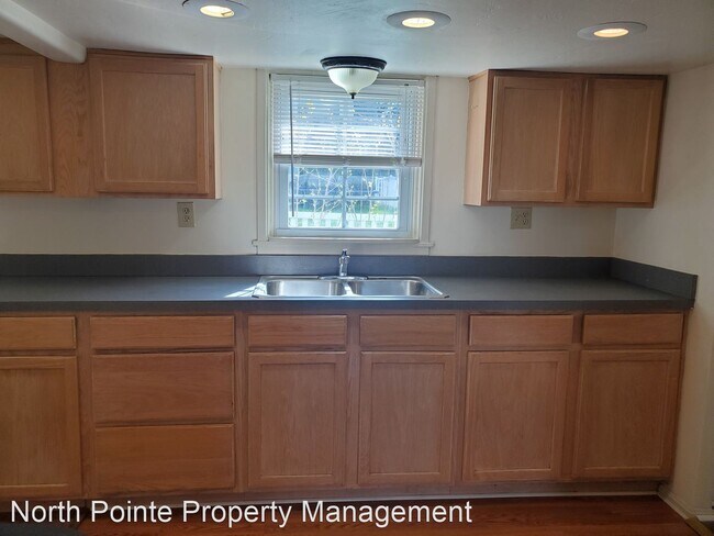 Foto del edificio - 1 br, 1 bath House - 74 S Pitt St.