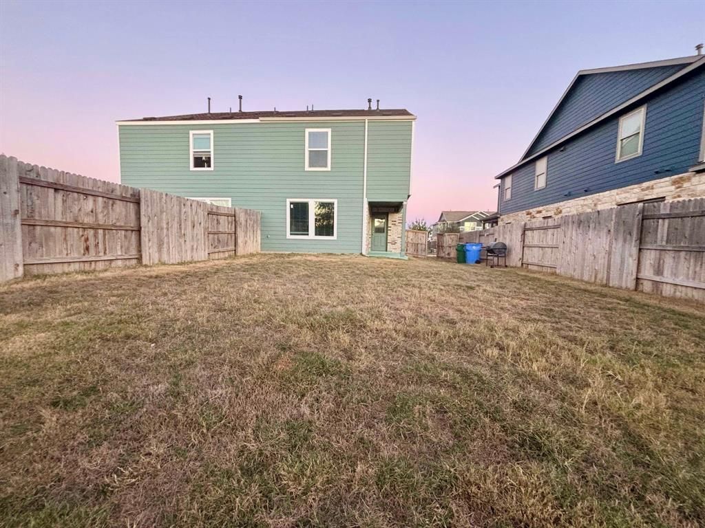 Foto del edificio - 176 Andross Ln