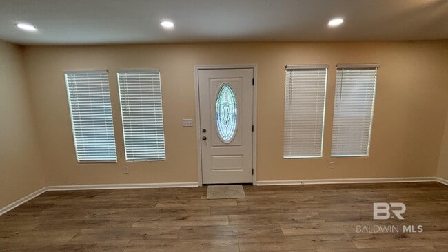 Building Photo - 7251 Pinehill Rd