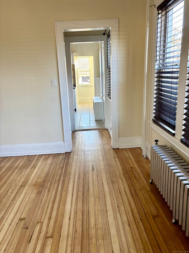 Foto del edificio - 129 Post Rd