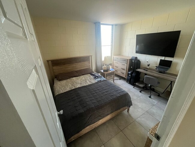 Building Photo - 834 Lehua Ave