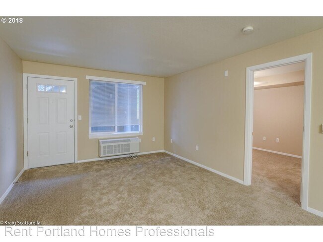 Foto del edificio - 1 br, 1 bath House - 10345 NE Clackamas St...