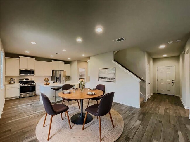 Building Photo - 1602 Jacey Way