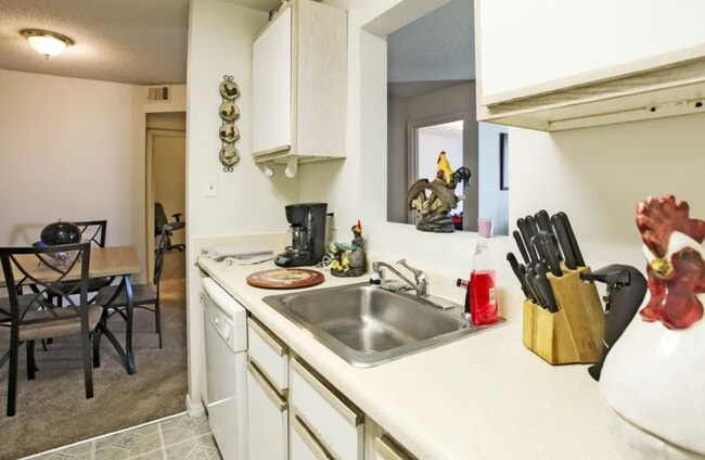 Building Photo - Village Square Apartment