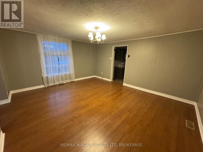 Photo du bâtiment - 5561 Dorchester Rd