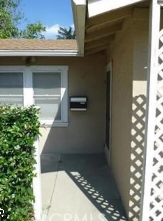 Lockable mailbox - 2228 I St
