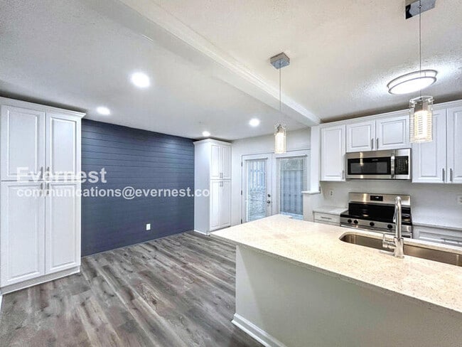 Foto del edificio - 160 Lablanc Way NW