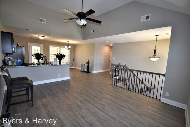 Foto del edificio - 4 br, 3 bath House - 1164 Racker Drive