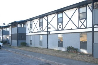Building Photo - 270 Tampa Dr