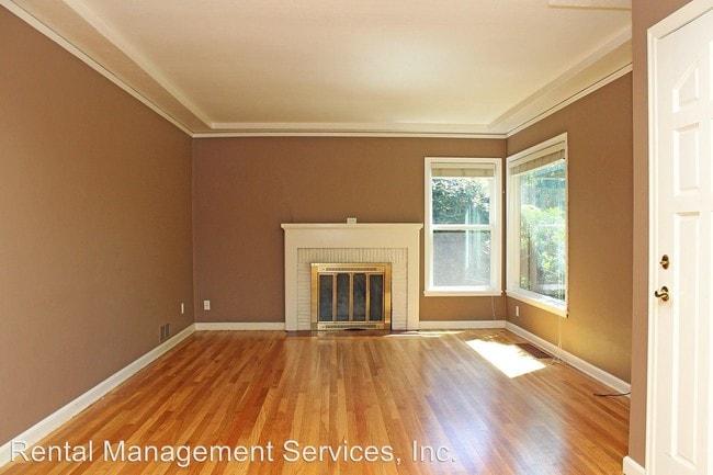 Building Photo - 4127 SE Crystal Springs Blvd