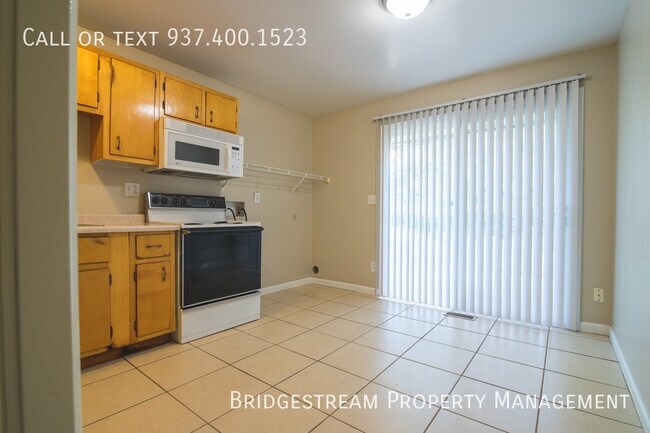 Building Photo - Ranch style 2 bedroom, 1 bath unit in Hube...