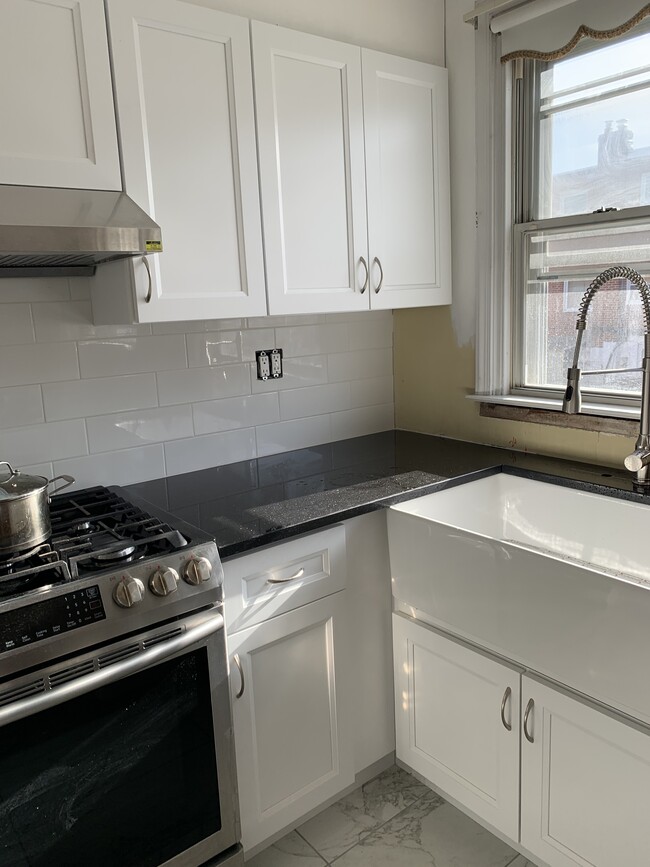 Building Photo - 2818 Knorr St