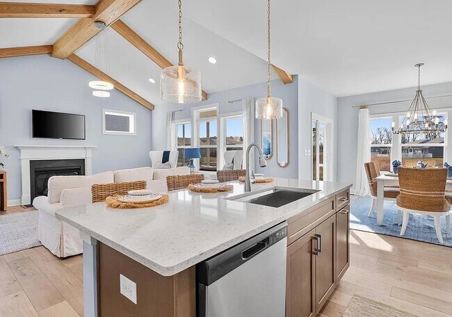 Foto del edificio - 22420 Jayda Dr