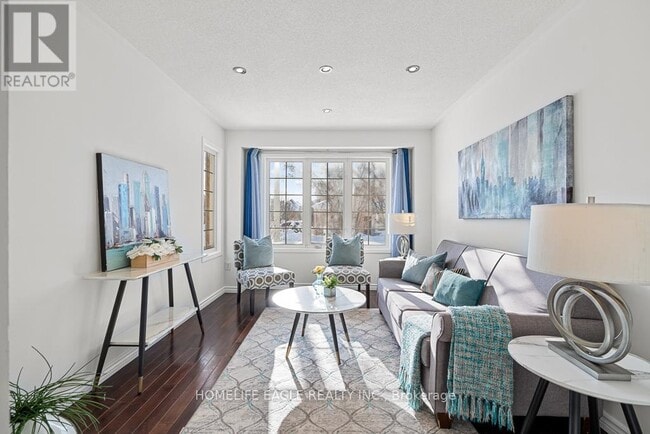 Building Photo - 98 Lowther Ave