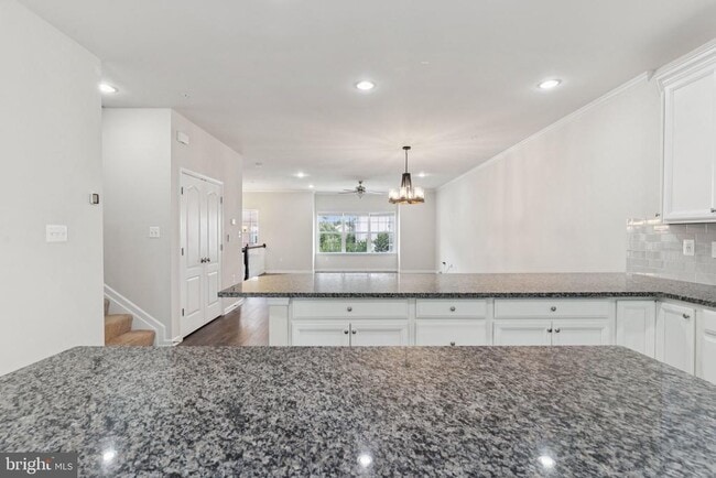 Building Photo - 1399 Hawthorn Dr