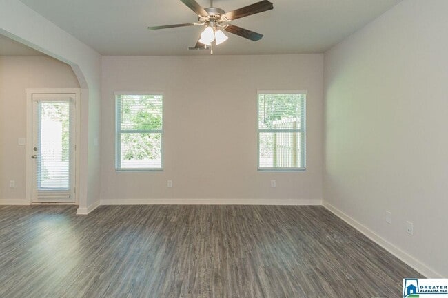 Building Photo - 632 The Heights Ln