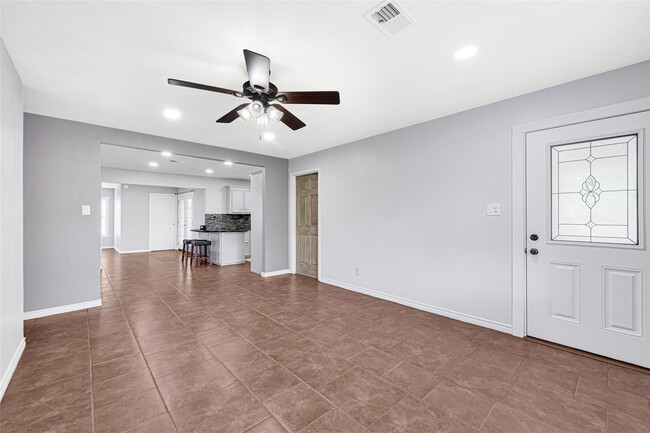 Foto del edificio - 710 Woodhue St