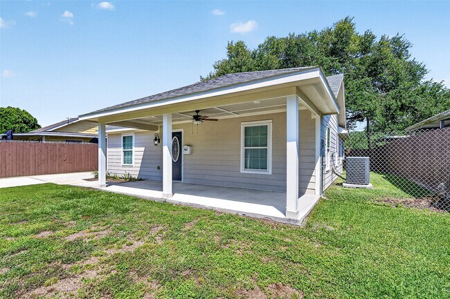 Building Photo - 7623 McHenry St
