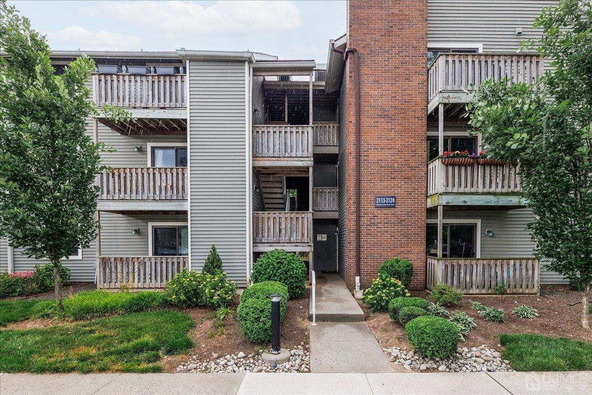 Foto principal - 2114 Ravens Crest Dr
