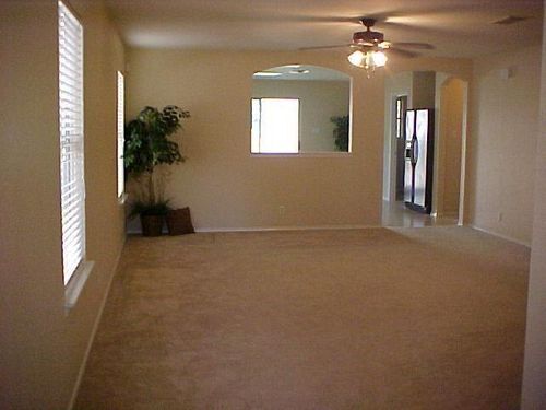 Foto del edificio - 1816 Lloydminister Way