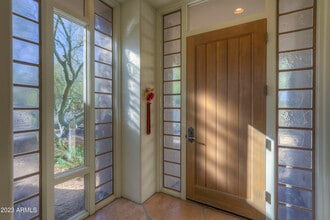 Building Photo - 7526 E Club Villa Cir
