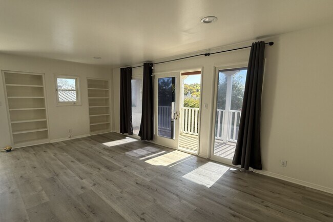 Foto del edificio - 2119 Kelton Ave