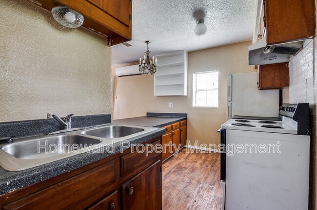 Building Photo - 318 Overlook Dr