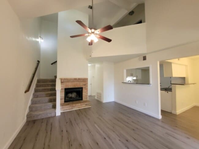 Photo - 10652 Hamlin Dr House